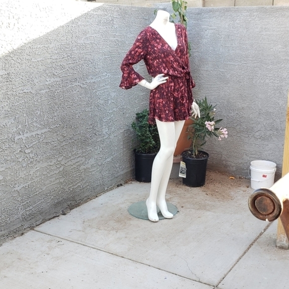 Free People
ROMPER - Picture 10 of 10